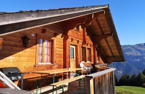 Axalp Apartment | Inviting Chalet mit Alpenambiente Axalp - Family-Friendly Retreat