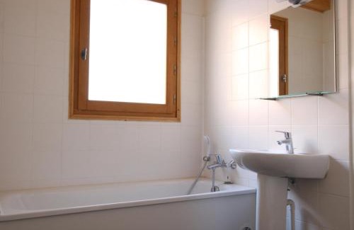 Chamrousse Ski Chalet | Family-Friendly Chalet Mitoyen in Chamrousse with Terrace