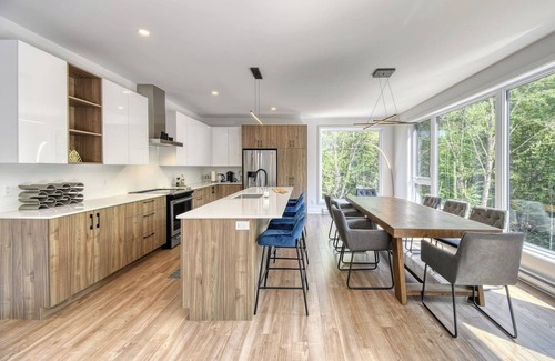 La Conception Ski Chalet | Chalet Montana in Bel Air - 4BDR Modern Tremblant Retreat with Hot Tub