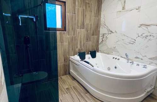 Kolasin Cabin | Family-Friendly Chalet Montenegrina with Relaxing Hot Tub