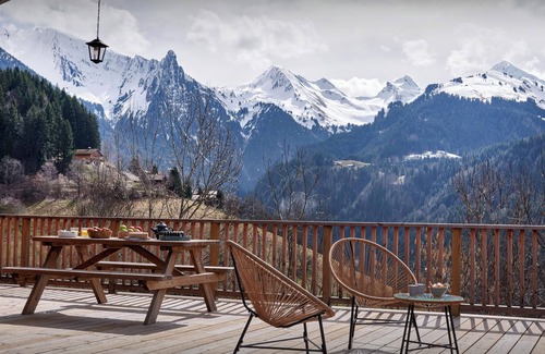 Manigod Ski Chalet | Chalet Morclan: Family Getaway with Hot Tub & Scenic Views
