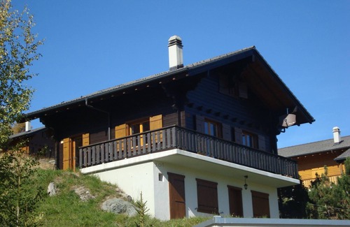 Heremence Ski Chalet | Explore Chalet Morgenrot in Thyon Les Collons, Family-Friendly