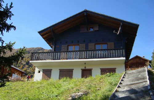 Heremence Ski Chalet | Explore Chalet Morgenrot in Thyon Les Collons, Family-Friendly