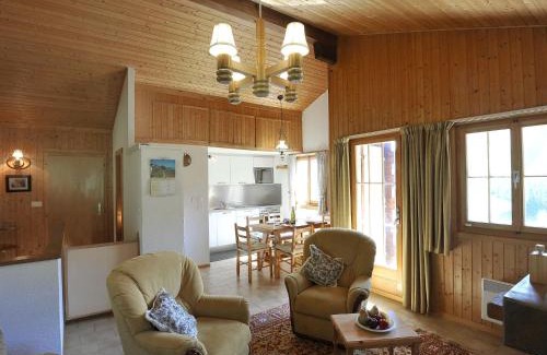 Moleson Ski Chalet | Inviting Chalet Mountain View - Pet Friendly Retreat Awaits