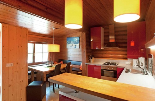 Woergl Ski Chalet | Inviting Chalet near Ski Slopes with Pet-Friendly Amenities
