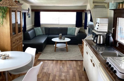 Scherpenisse Ski Chalet | Seaside Chalet with Pool and Ocean View - Rated 9/10