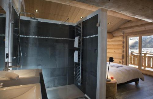 Superbolquere Ski Chalet | Experience the Elegance of Chalet Nanook in the Pyrénées