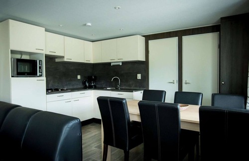 Drunen House | Cozy Chalet Minutes from Loonse and Drunense Duinen