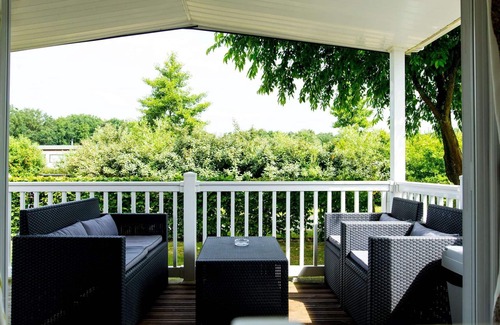 Udenhout Cottage | Cozy Chalet Near Loonse and Drunense Duinen with Pool
