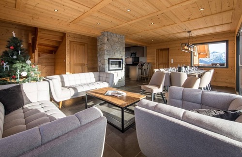 La Toussuire Ski Chalet | Chalet near piste with jacuzzi and home cinema - up to 14 guests