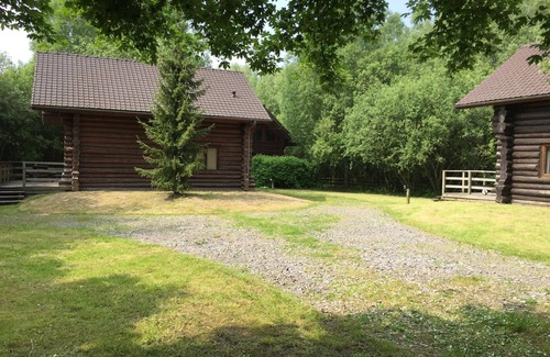 Quend Ski Chalet | Modern Chalet in Quend-Plage-les-Pins with Pool and Barbecue