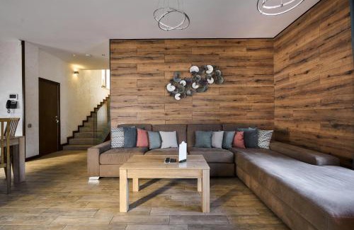 Bukovel Ski Chalet | Experience CHALET NEBO: Pet Friendly with Top Ratings!