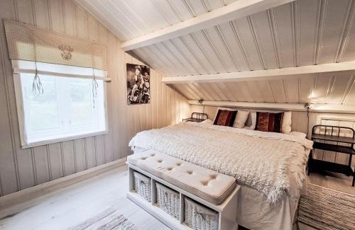 Farsund Ski Chalet | Pet-Friendly Retreat: Chalet Nedregård - Guest Rated 9.5