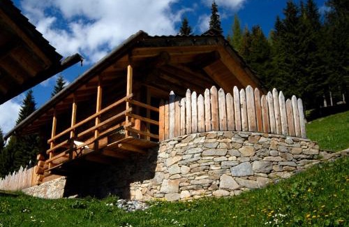 Canal San Bovo Hotel | Beachfront Retreat: Chalet Nel Doch with Spa & Pool