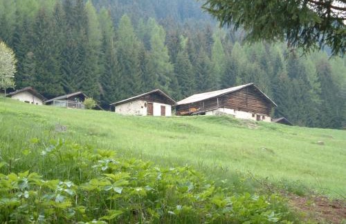 Canal San Bovo Hotel | Beachfront Retreat: Chalet Nel Doch with Spa & Pool