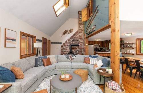 Intervale House | Inviting Chalet in the Woods with Private Hot Tub & Pool