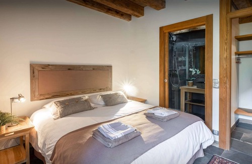 Saint-Andre Ski Chalet | Chalet Nevala - Unique converted barn for 11 indoor pool - OVO Network