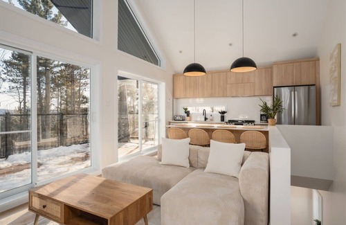Sainte-Beatrix Ski Chalet | Escape to Chalet Nido: Relaxing SPA & Scenic Views