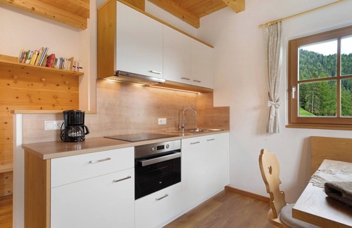 Ultimo Ski Chalet | Chalet 'Niederhaushof Enzian' with Mountain View, Private Garden and Wi-Fi