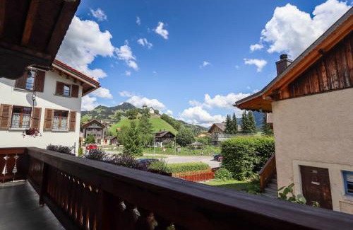 Chateau-d'Oex Apartment | Cozy Chalet Nostalgie - Child-Friendly Getaway with Top Rating