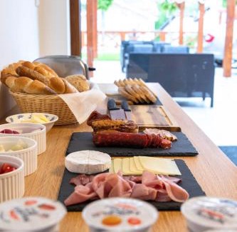 Nova Lesna House | Pet-Friendly Chalet Nova Lesna with Mountain Views
