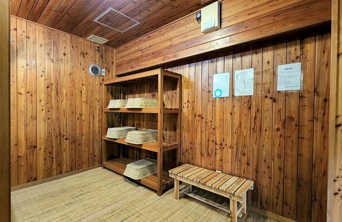 Nozawaonsen Hotel | Cozy Chalet Nozawa with Hot Tub and Family-Friendly Vibes
