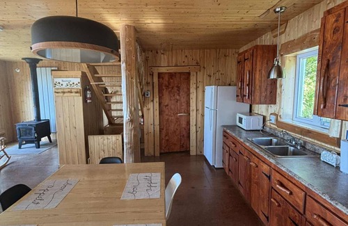 Notre-Dame-des-Neiges Ski Chalet | Chalet on a private beach on the St. Lawrence - quiet & breathtaking view