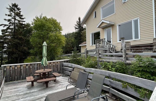 Notre-Dame-des-Neiges Ski Chalet | Chalet on a private beach on the St. Lawrence - quiet & breathtaking view