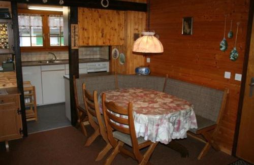 Leuk House | Chalet Oase Obere Wohnung: Ideal for Family Getaways