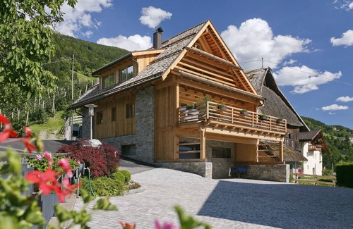 Schenna Ski Chalet | Family-Friendly Chalet Obereggerhof with Pool & Spa Access