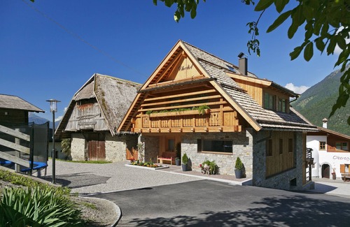 Schenna Ski Chalet | Family-Friendly Chalet Obereggerhof with Pool & Spa Access