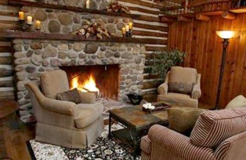 Canandaigua Bed & Breakfast | Top-Rated Chalet of Canandaigua with Family-Friendly Amenities