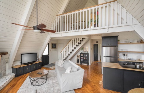 Chalet Village Ski Chalet | Chalet on Ski Mountain - Stunning Views of Mount LeConte - Right in Gatlinburg!