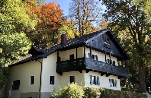 Pentling Ski Chalet | Unforgettable Chalet on the Danube near Regensburg's Heritage