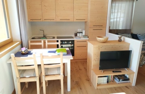 Falcade Ski Chalet | Top-Rated Chalet on the Meadows - Studio Anna with Kitchen