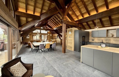 La Toussuire Ski Chalet | Chalet on the slopes with jacuzzi - up to 14 guests