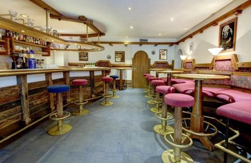Zettersfeld Ski Resort Apartment | Cozy Apartment in Lienz with Balcony and Family Amenities