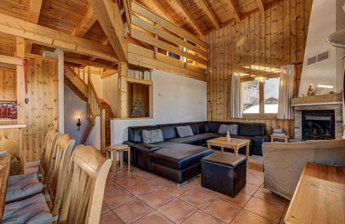 La Tzoumaz Ski Chalet | Top-Rated Chalet OnThePiste with Lake Views in La Tzoumaz