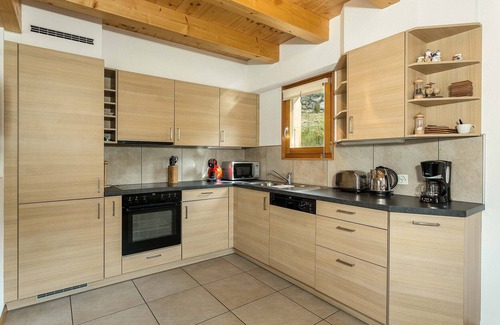 Riddes Ski Chalet | Experience Chalet Orchidee - La Tzoumaz with Lake Views