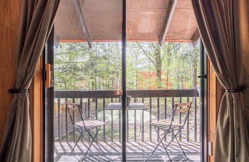 Orford Ski Chalet | Pet-Friendly Chalet Oslo with Dedicated Workspace & Top Score
