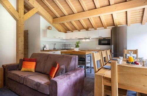 Nancroit Ski Chalet | Chalet over 2 floors with mountain views