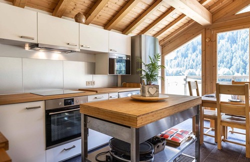 Nancroit Ski Chalet | Chalet over 2 floors with mountain views