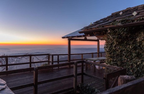 Brosso Apartment | Discover Chalet Palù: Oceanfront Retreat with Hot Tub