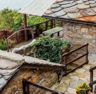 Brosso Apartment | Discover Chalet Palù: Oceanfront Retreat with Hot Tub