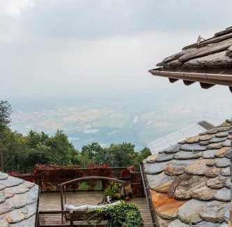 Brosso Apartment | Discover Chalet Palù: Oceanfront Retreat with Hot Tub