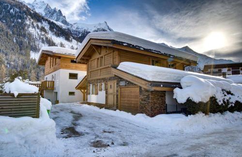 Chamonix-Mont-Blanc Ski Chalet | Discover Chalet Panache: Family-Friendly with Hot Tub Bliss