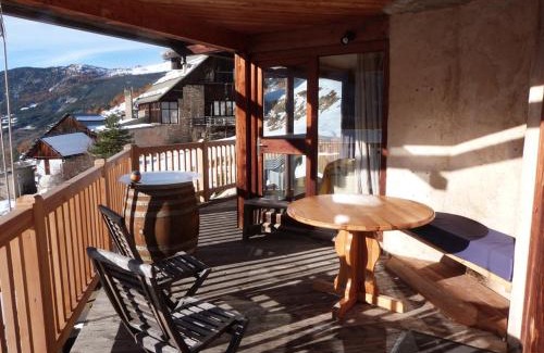 Chateau-Ville-Vieille Apartment | Scenic Chalet Panoramique: Family-Friendly Getaway