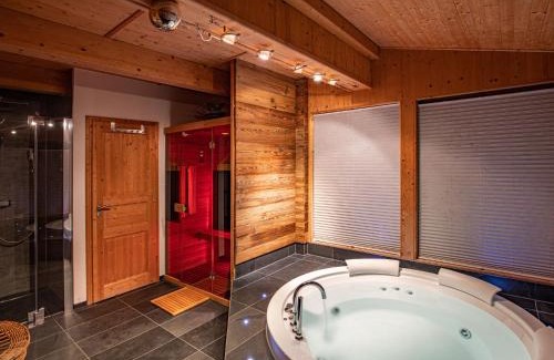Bad Sankt Leonhard im Lavanttal Ski Chalet | Family-Friendly Chalet Panoramo with Hot Tub Retreat