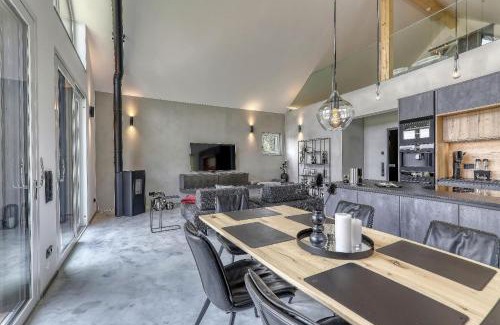 Geyersberg Ski Chalet | Chalet Panorama: Family-Friendly Retreat with Pool & Hot Tub