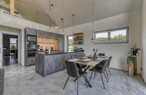 Geyersberg Ski Chalet | Chalet Panorama: Family-Friendly Retreat with Pool & Hot Tub